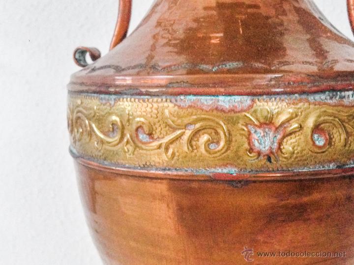 Antig&uuml;edades: Jarr&oacute;n de cobre repujado - Foto 4