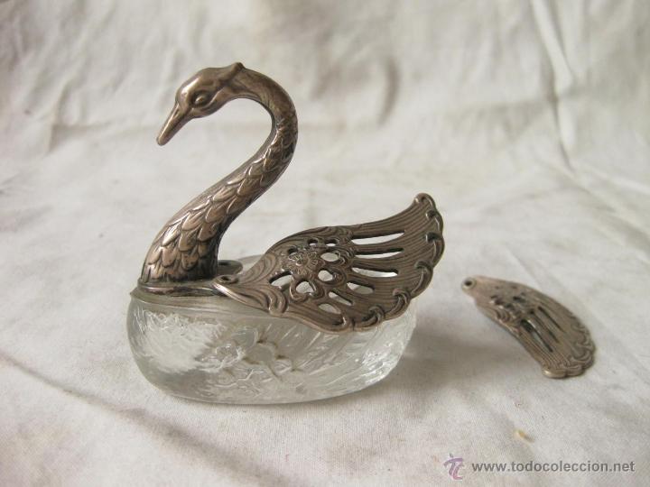 Antig&uuml;edades: Salero de vidrio en forma de Cisne. - Foto 1