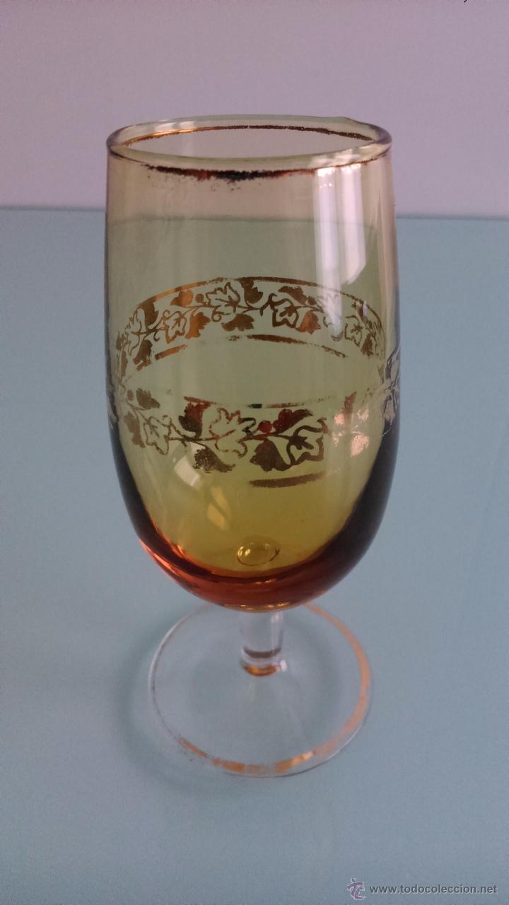Antiques: Copa de licor de vidrio soplado pintada a mano