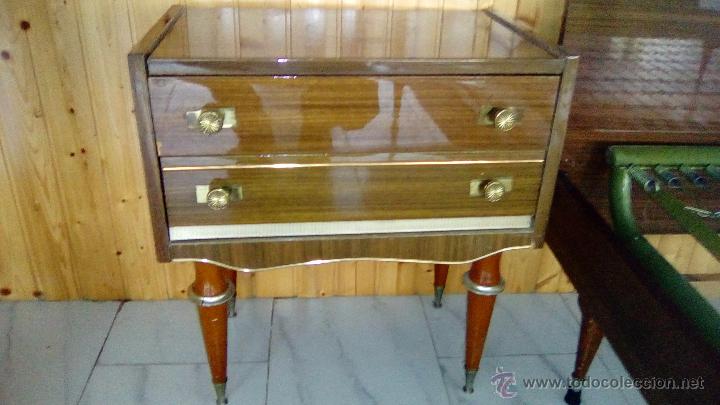 Antig&uuml;edades: DORMITORIO : CAMA, MESITAS Y COQUETA - Foto 2