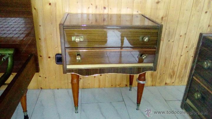 Antig&uuml;edades: DORMITORIO : CAMA, MESITAS Y COQUETA - Foto 3