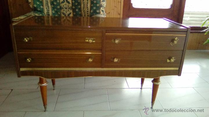 Antig&uuml;edades: DORMITORIO : CAMA, MESITAS Y COQUETA - Foto 4