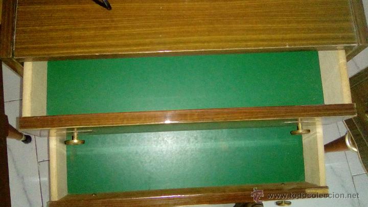 Antig&uuml;edades: DORMITORIO : CAMA, MESITAS Y COQUETA - Foto 8