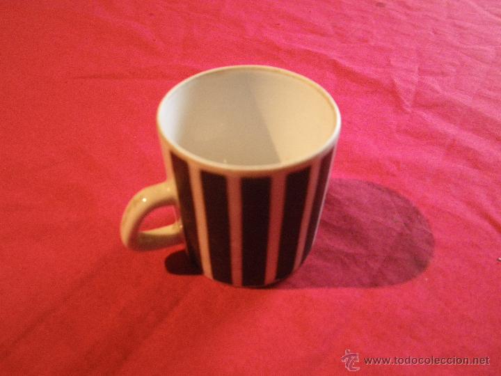 Antig&uuml;edades: TAZA DE LIMOGES DAE - Foto 1