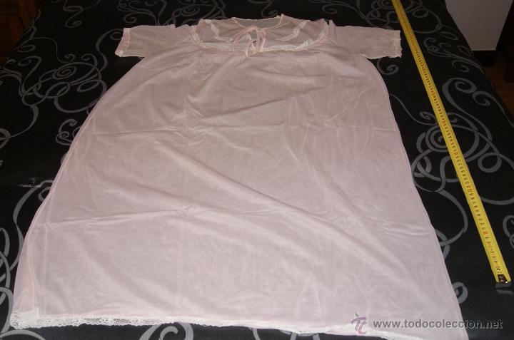 Antig&uuml;edades: Camis&oacute;n en rosa a&ntilde;os 60 aproximadamente. - Foto 2