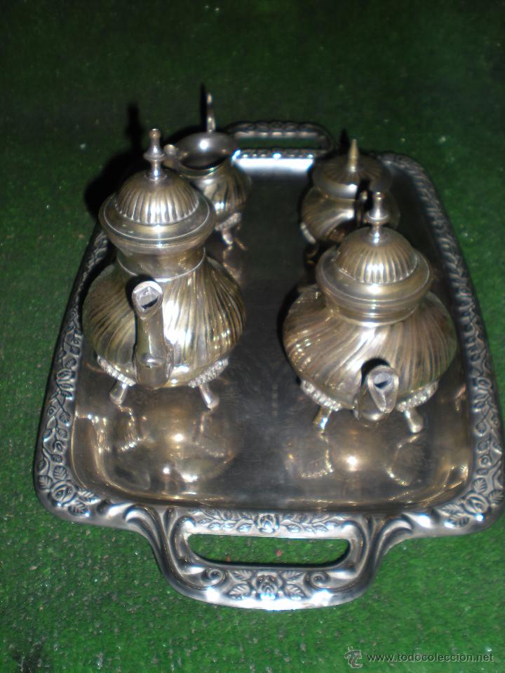 Antig&uuml;edades: bandeja labrada con juego de caf&eacute; - Foto 2
