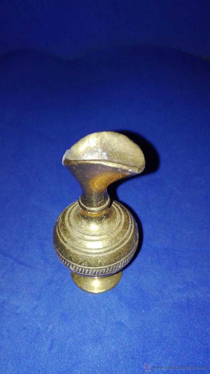 Antiquit&eacute;s: JARRA METAL - 6 CM ALTO