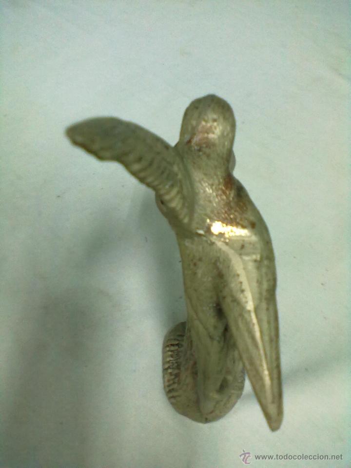 Antig&uuml;edades: PAJARO CON CAMPANILLA EN EL PICO - Foto 2