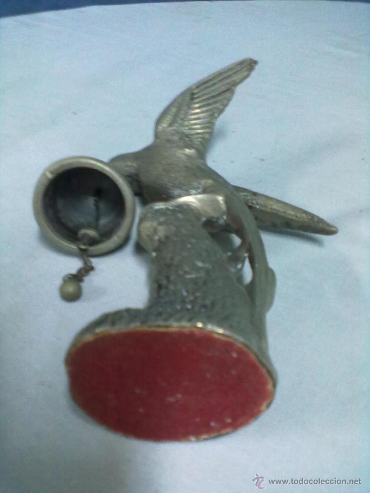 Antig&uuml;edades: PAJARO CON CAMPANILLA EN EL PICO - Foto 5