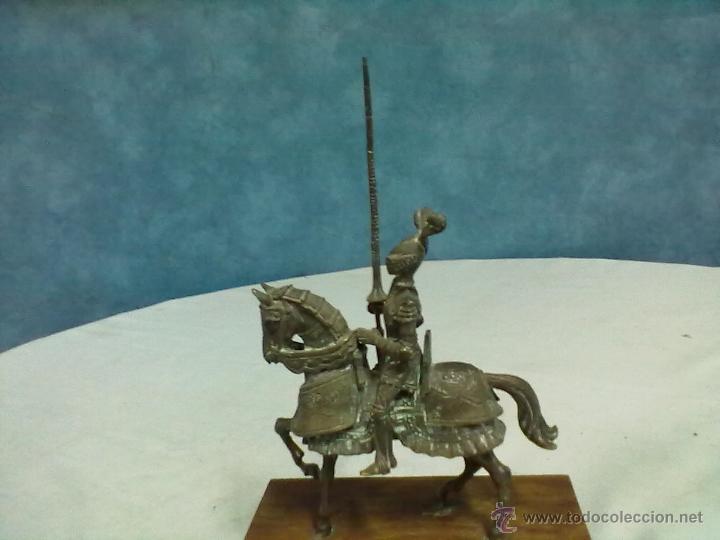 Antig&uuml;edades: CABALLERO A CABALLO CON LANZA - Foto 3