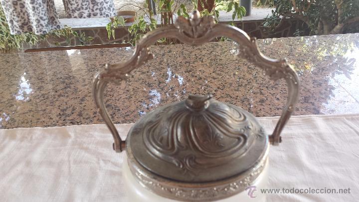 Antig&uuml;edades: antigua galletera pintada a mano. - Foto 3