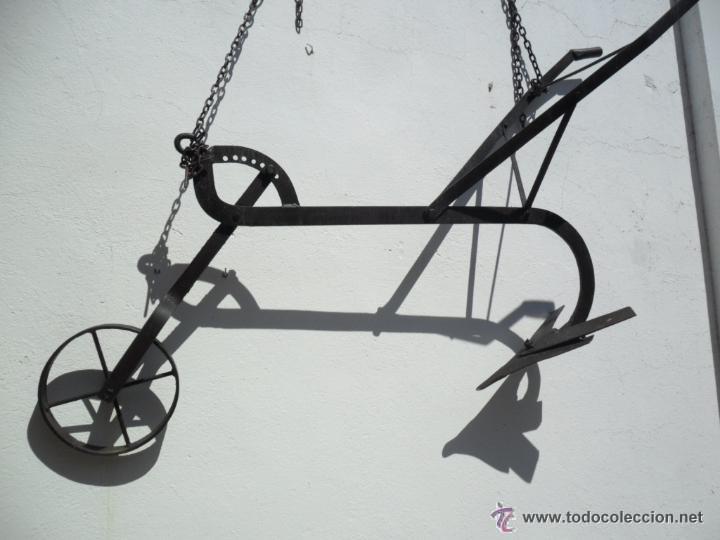 Antig&uuml;edades: ARADO EN HIERRO DE FORJA ANTIGUO - Foto 2