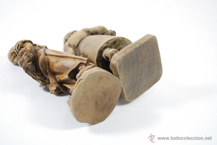 Antig&uuml;edades: Pareja de j&oacute;venes talladas en madera. - Foto 5