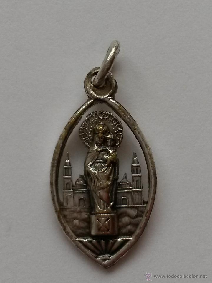 Antig&uuml;edades: Medalla ,de la virgen del pilar de 2,3 x 1,3 cms - Foto 1