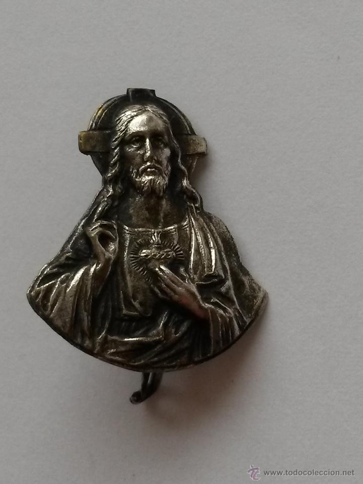 Antig&uuml;edades: Pin antiguo de alfiler del corazon de jesus de 2,2 x 2 cms - Foto 1