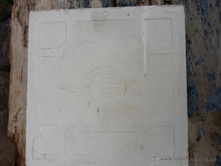 Antig&uuml;edades: Azulejo con grabado taurino. - Foto 2