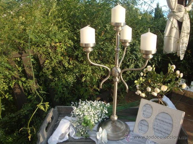 Antig&uuml;edades: Antiguo candelabro de metal - Foto 1