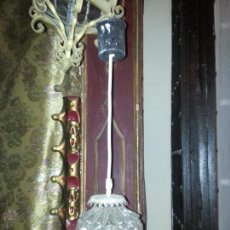 Antigüedades: APLIQUE LAMPARA FAROL TULIPA 19CM CRISTAL TALLADO GRUESO Y BAÑO DE ORO EN HUECOS. Lote 54083032