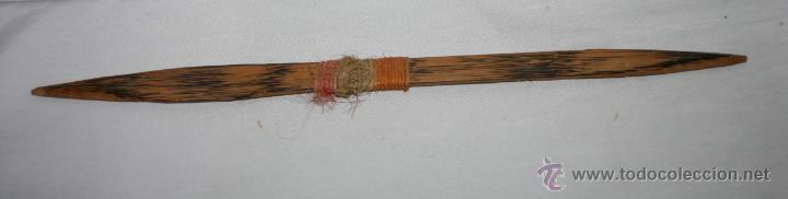 Antiquit&eacute;s: CURIOSO PALILLO DE MADERA O BAMBU TERMINADO EN PUNTA A AMBOS LADOS - 42,5 CM