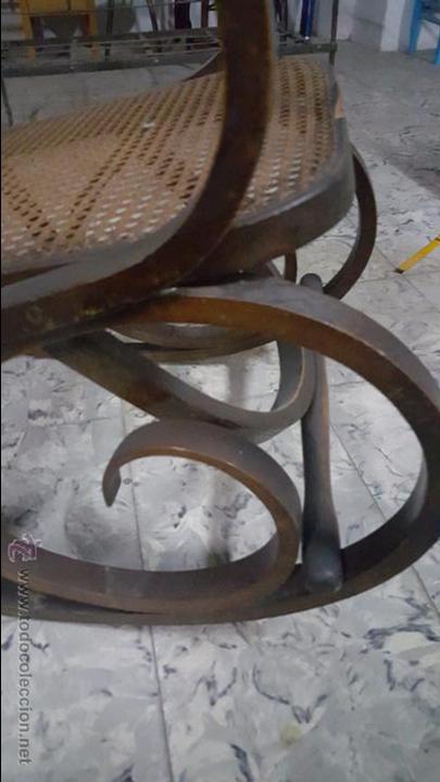 Antig&uuml;edades: ANTIGUA MECEDORA TIPO THONET - Foto 7