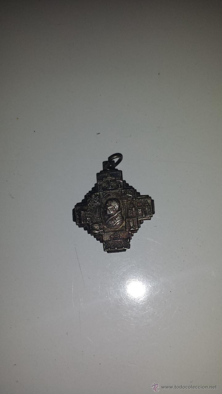 Antig&uuml;edades: MEDALLA A&Ntilde;O SANTO 1950 - Foto 1