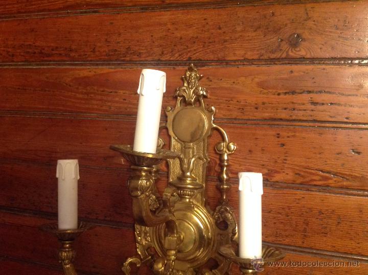 Antig&uuml;edades: aplique de bronce de tres luces (2) - Foto 2