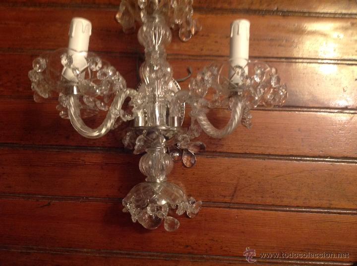 Antig&uuml;edades: aplique de dos luces de cristal con pinaculo (2) - Foto 2