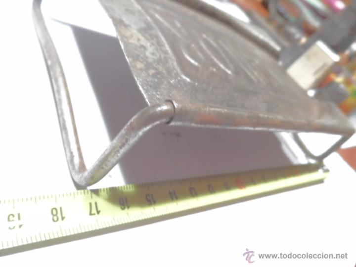 Antig&uuml;edades: SOPORTE PLANCHA CALOR - Foto 3