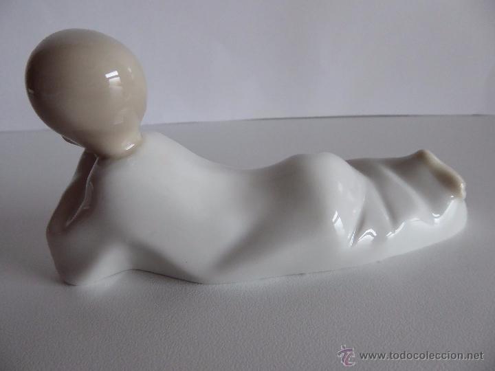 Antig&uuml;edades: FIGURA DE NI&Ntilde;O PENSATIVO - Foto 3