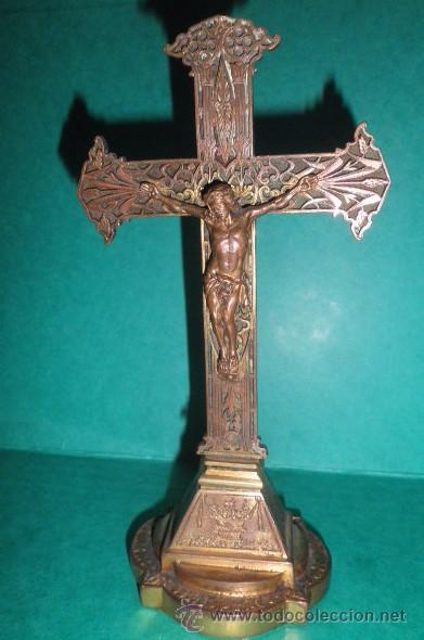 Antig&uuml;edades: CRUCIFIJO DE BRONCE (19 cms.) - Foto 1