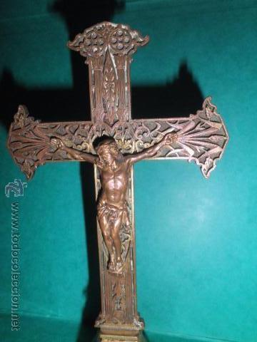 Antig&uuml;edades: CRUCIFIJO DE BRONCE (19 cms.) - Foto 2