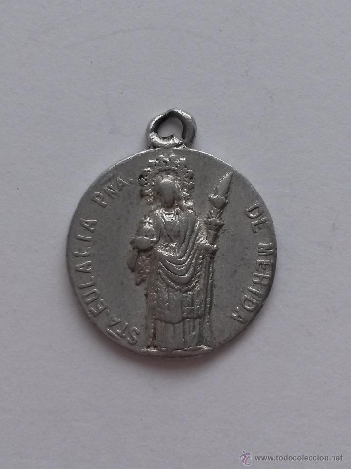 Antig&uuml;edades: Medalla ,santa eulalia patrona de merida ,de 1,8 cms de diametro - Foto 1