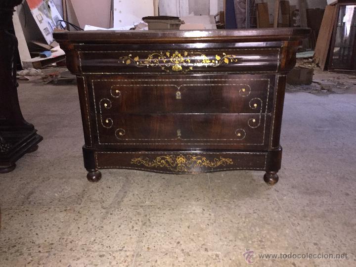 Antig&uuml;edades: peque&ntilde;a comoda - Foto 1