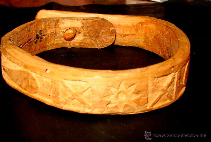 Antig&uuml;edades: PEQUE&Ntilde;O COLLAR DE MADERA TALLADA. ARTESANO. - Foto 2