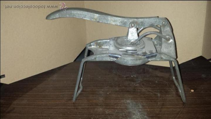 Antig&uuml;edades: UTENSILIO DE COCINA ???? - Foto 1