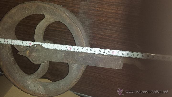 Antig&uuml;edades: POLEA POZO 24 CMS. - Foto 1