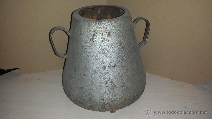 Antig&uuml;edades: OLLA ANTIGUA DE HIERRO - Foto 1