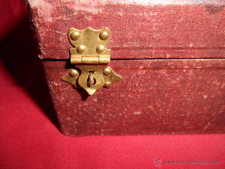 Antig&uuml;edades: ANTIGUA CAJA DE MADERA FORRADA - Foto 6
