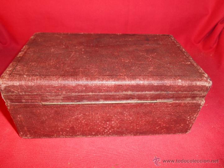 Antig&uuml;edades: ANTIGUA CAJA DE MADERA FORRADA - Foto 9