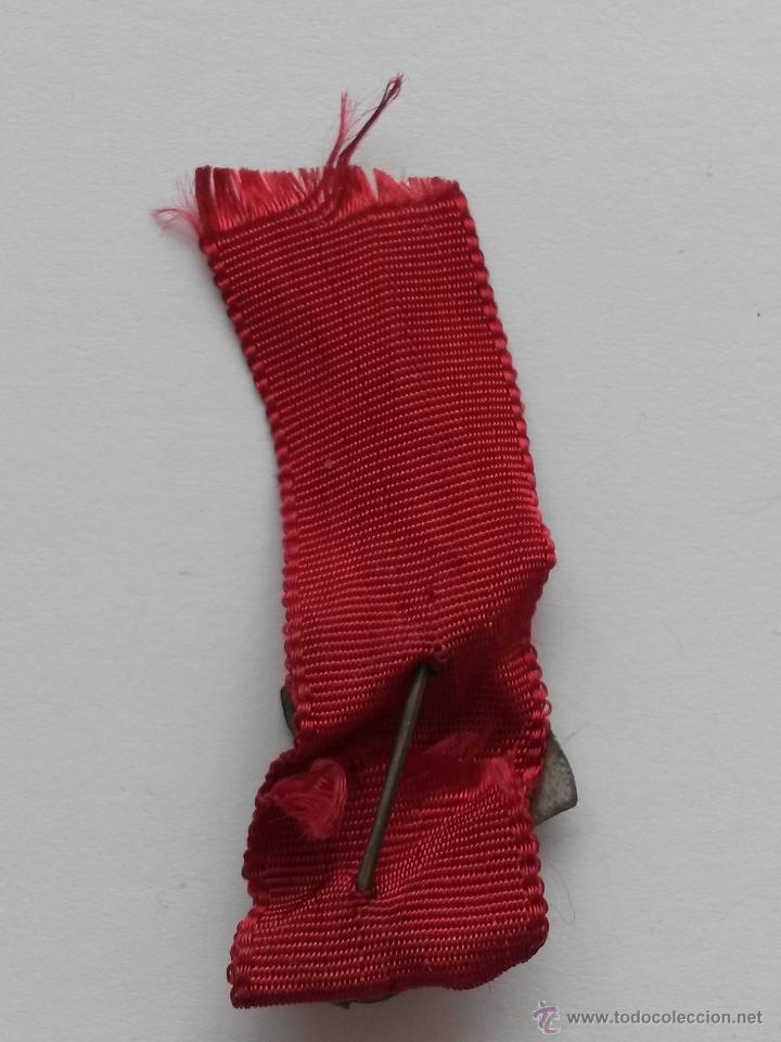 Antig&uuml;edades: Pin de alfiler ,corazon de jesus de 2,1 x 1,8 cms - Foto 2