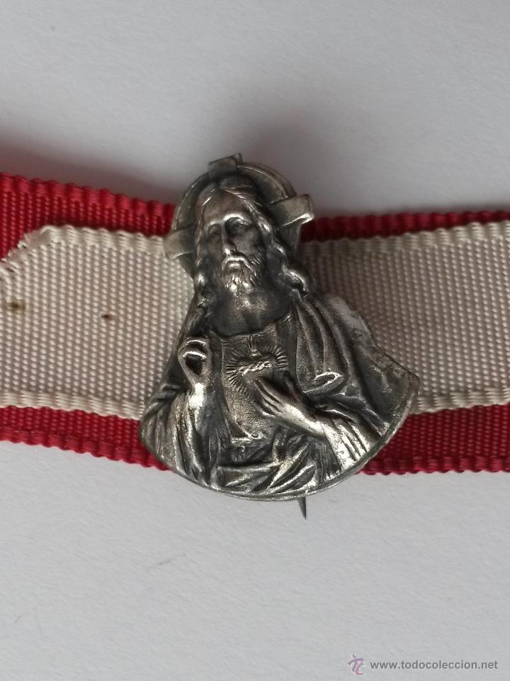 Antig&uuml;edades: Pin de alfiler ,corazon de jesus de 2,1 x 1,8 cms - Foto 1