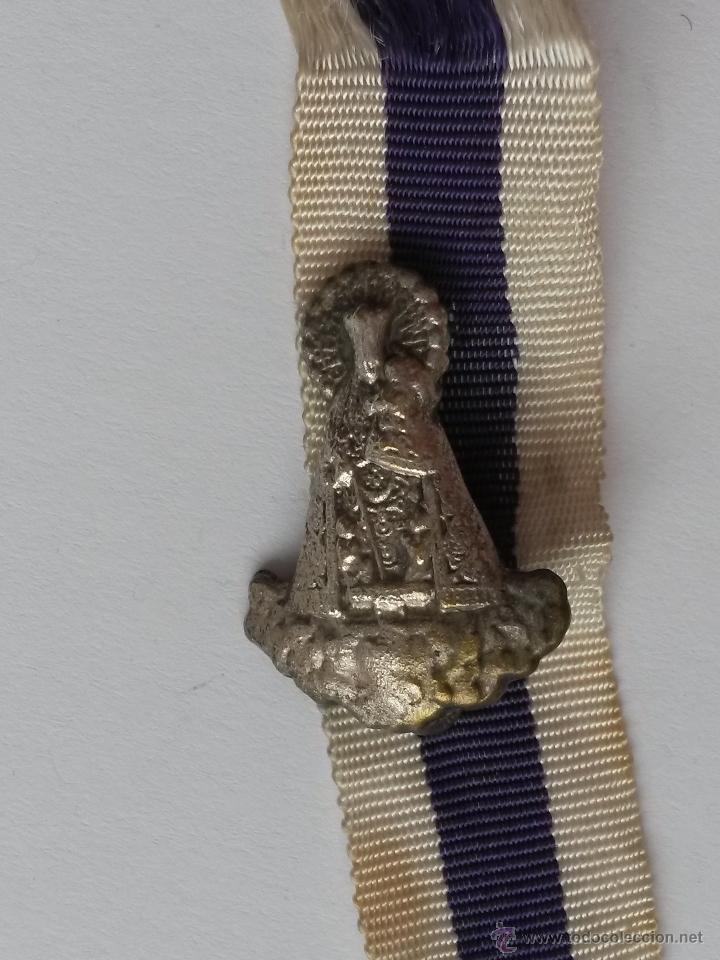 Antig&uuml;edades: Pin de alfiler ,virgen de 2,2 x 1,7 cms - Foto 1