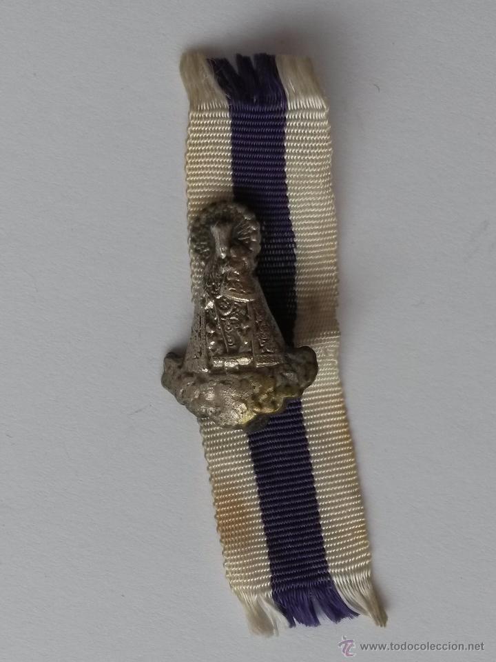 Antig&uuml;edades: Pin de alfiler ,virgen de 2,2 x 1,7 cms - Foto 3