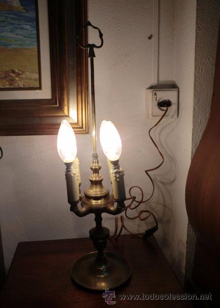 Antig&uuml;edades: VEL&Oacute;N - L&Aacute;MPARA DE ACEITE DE BRONCE CON 4 LUCES ELECTRIFICADA - FUNCIONA - Foto 2