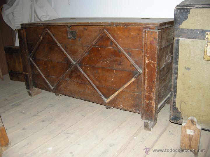 Antig&uuml;edades: Arc&oacute;n de madera - Foto 1