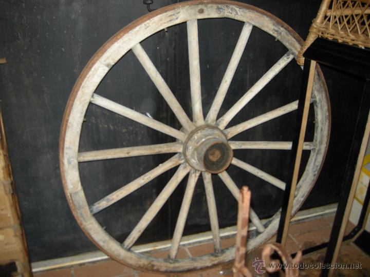 Antig&uuml;edades: Rueda de carro. - Foto 2