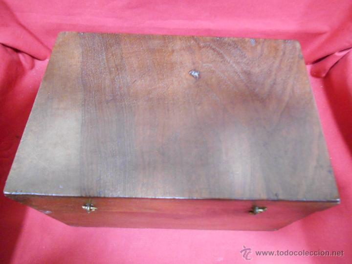 Antig&uuml;edades: ANTIGUA CAJA DE MADERA DE NOGAL - Foto 3