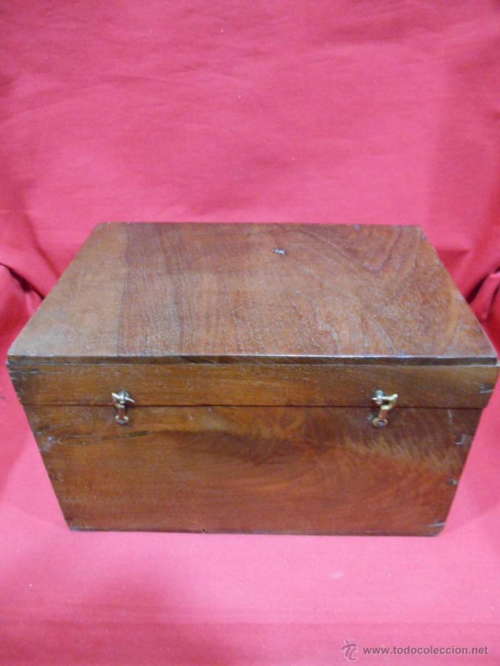 Antig&uuml;edades: ANTIGUA CAJA DE MADERA DE NOGAL - Foto 8