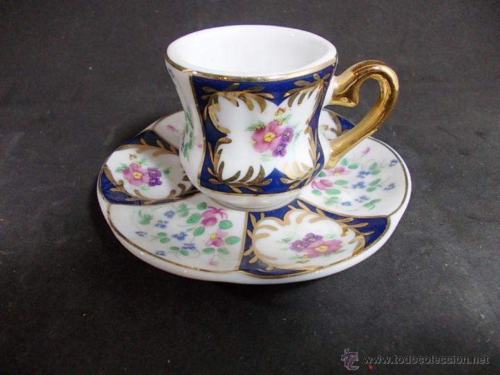 Antiques: MINIATURA TAZA Y PLATITO DECORADO A MANO
