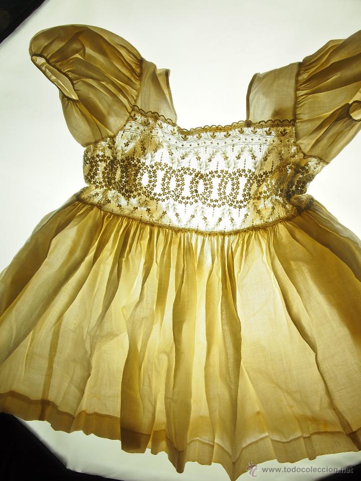 Antiquit&eacute;s: DOS VESTIDOS DE NI&Ntilde;A. ALGOD&Oacute;N . BORDADOS MANUALES. ENCAJES. ESPA&Ntilde;A. XIX-XX.